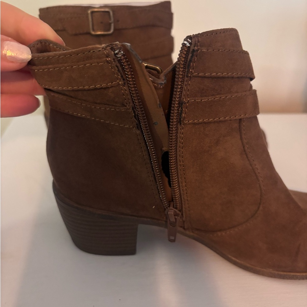 American Eagle Brown Ankle Booties 7.5 NWT - Picture 4 of 4